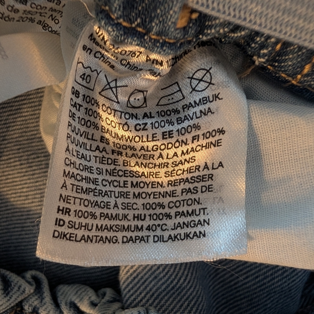 H&M Girls Blue Denim Hello Kitty Print Pants Cotton Size 6x - Picture 7 of 11